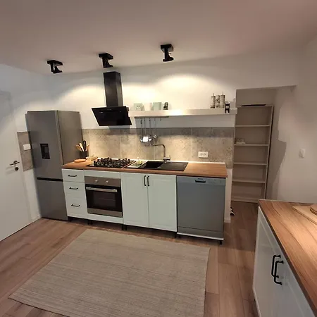 Apartman Alma *