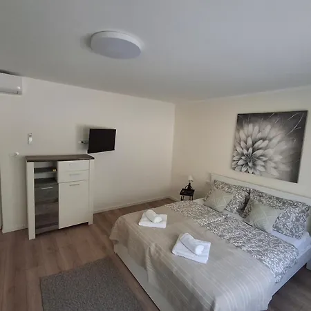 Alma Apartmán Pula